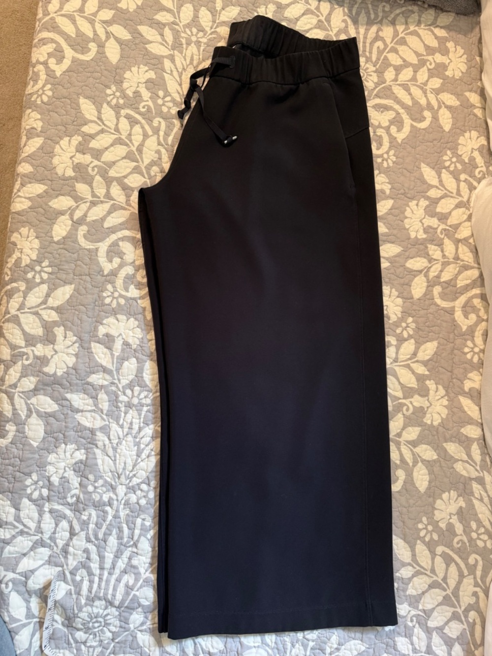 Lululemon On the Fly Wide Leg Black Pant - Picture 2 of 6